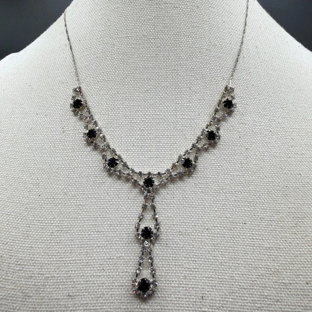 N/A elegant black